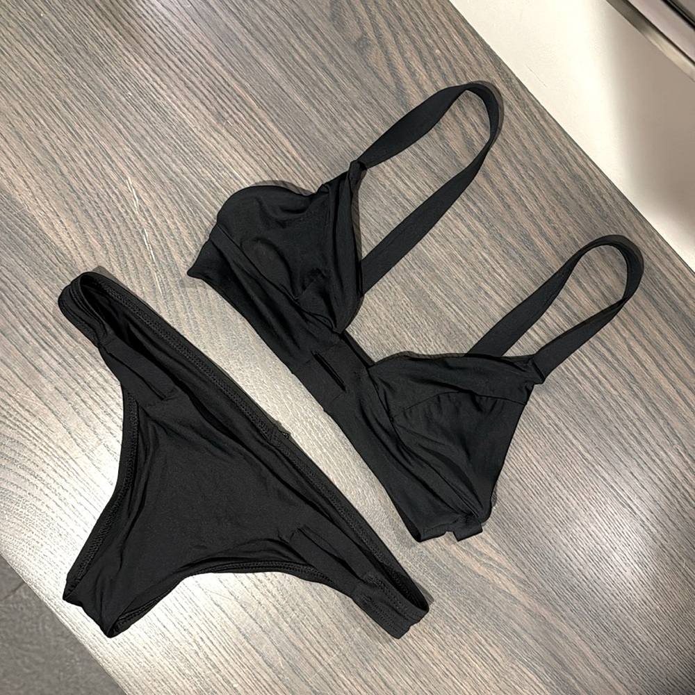 Vitamin A black bikini set size small